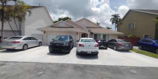 19081 NW 77th Ct Gallery 1