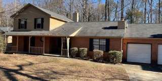 **ASK HOW YOU CAN MOVE IN WITH NO SECURITY DEPOSIT**333 River Brook Trl: 3BD, 2.5BA Duplex only 5 Minutes from I-75 For Rent in Riverdale! AVAILABLE NOW! Gallery 1