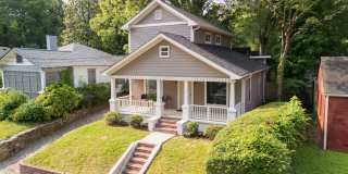 Spacious 4/3.5 w/ Master on Main and Fully Fenced Backyard! Gallery 3