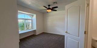 SPACIOUS HOME IN LAVERKIN FOR RENT! Gallery 29
