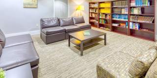 100 Midtown Gallery 18