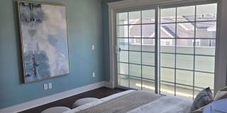 3 Bedroom Plus Home with Roof Top Deck Gallery 4