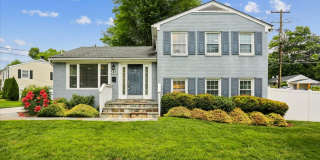 Picturesque Corner Lot Single Family Home in Kensington Gallery 1