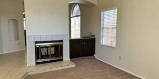 ****NOW AVAILABLE*** Bed 2 Bath with SPARKLING POOL near 40th St & Chandler Blvd ***Kyrene Schools*** Gallery 9