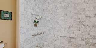 224 W Cota Street Gallery 19