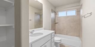 Beautiful 4bd/3.5ba Home! Upstairs Bonus Room & Faces Greenbelt in South Austin! Gallery 28