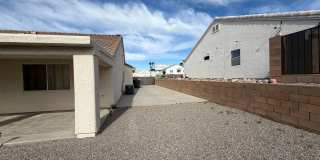 Spacious 3-Bed Home on Large Corner Lot with Boat-Deep Garage & Views Gallery 29