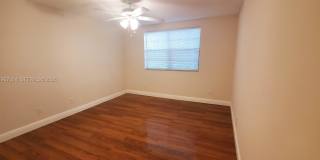 2209 South Cypress Bend Drive Gallery 8