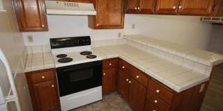 3 Bedroom/2.5 Bath Townhouse in Heart of UTC Gallery 4