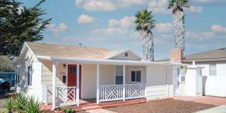 Refinished 3 Bedroom Seaside Cutie - Available July 1st 2026 Gallery 1
