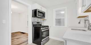 Stunning 2 bedroom home in Brookline available July 15! Gallery 8