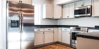 2 BED/ 1.5 BATH TOWNHOME Gallery 1