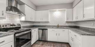 2 bed 1.5 Four-plex unit - Great location!! Gallery 5