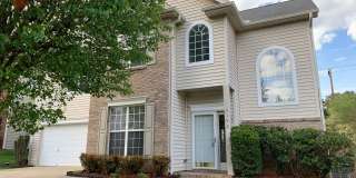 Spacious beautiful 4 bedroom 2.5 bath home in NW Greensboro with 2 car garage/fenced yard/Cul-de-sac Gallery 1