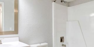 Avenue 1601 Gallery 7