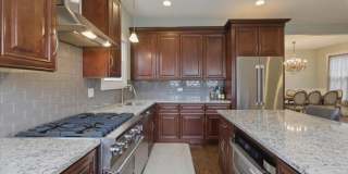 1828 W Berenice Gallery 3