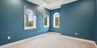 Luxury Townhome with 2 Car-Garage (Partial Utilities Included) Gallery 23