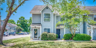 Available December 8th. Great 2 BR/1.5 BA End Unit Townhome in the Heart of Mt Pleasant! Gallery 1