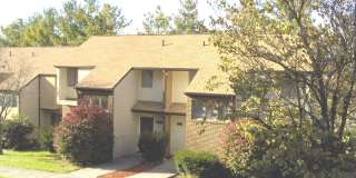 3 Bedroom 2.5 Bath Townhouse Gallery 1
