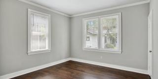 Large 2BR/1BA Downtown Home Walking Distance to Forsyth Park and Daffin Park Gallery 7