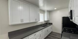 4854-4860 Hazeltine Apartments Gallery 23