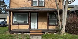 RENOVATED UPSTAIRS 2 BEDROOM HOME- FULL PRIVATE UPPER LEVEL RENOVATED UPSTAIRS 2 BEDROOM HOME- FULL PRIVATE UPPER LEVEL Gallery 3