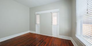 AVAILABLE AUGUST: Prime Location - 3 BR / 1 BA home located in Downtown and Walk to UT Gallery 20