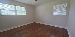 627 GROVE PARK Boulevard Gallery 11