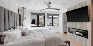 2200 The Strand Gallery 37