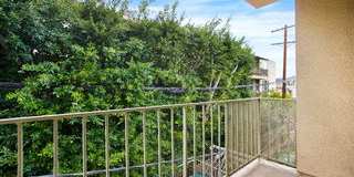 1059 South Sherbourne Drive Gallery 10