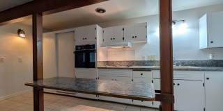 Open Concept 2-Bedroom, 1-Bath Apartment In Convienient Downtown Location! Gallery 8