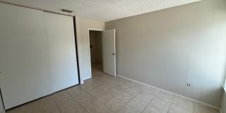 Spacious 2 bedroom/1 Bathroom End Unit Upstairs Condo. Gallery 16