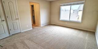 Large Townhome Gallery 26