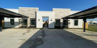 2009 Selena St Gallery 1