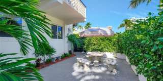 428 Collins Ave Gallery 19