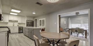 1027 W 19TH Street Gallery 21