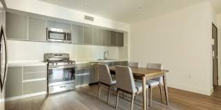 1450 S Barrington Ave Gallery 12