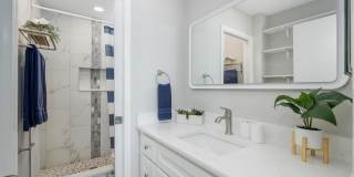 Beautifully Updated Condo Gallery 22