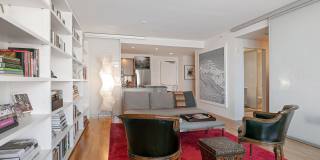 Gorgeous designer one bedroom in Hayes Valley w/lots of light, views, W/D, private patio, roof deck, gym and parking! Gallery 7