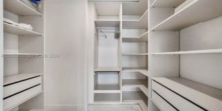 711 NE 23 Gallery 21