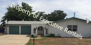 1733 Aspen Ave - Spacious 4 bed 2 bath with an office and a sun room! Gallery 1