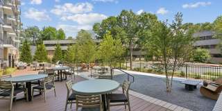 Link Apartments® Lake Park Gallery 1
