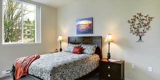 Redmond Square Gallery 6