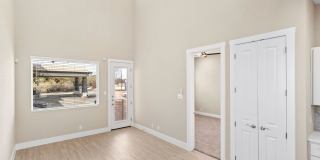 Luxury 3/2.5 Townhome Gallery 32