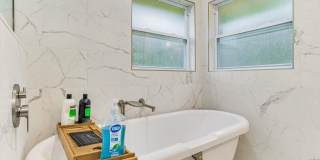 814 W Gonzalez St Gallery 2