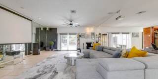 Spacious 3-Bedroom West Park Home with Private Pool Spacious 3-Bedroom West Park Home with Private Pool Gallery 17