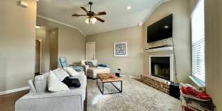 Spacious 4BR/3BA Baylor Bubble Home Minutes from Campus! Gallery 3