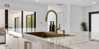 1117 Adams st Gallery 21