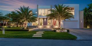 420 Island Dr Gallery 1