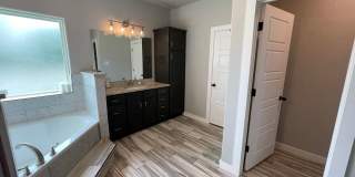 4-Bedroom House for Rent in Temple Gallery 16